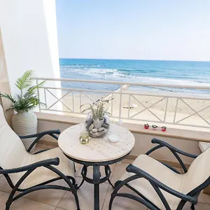 Apartament Quattro Beachfront Sea View Ap 4, Larnaca